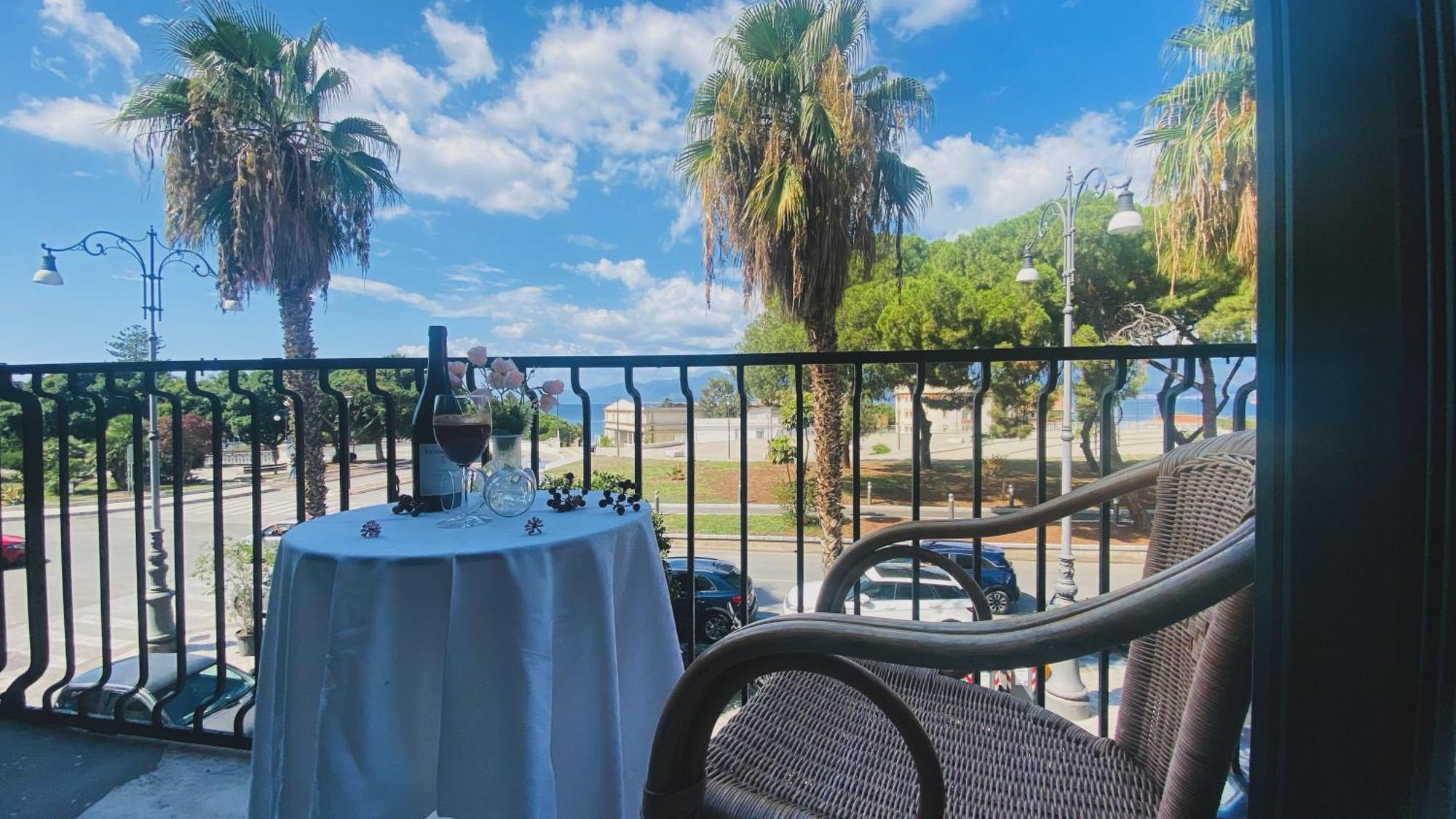 Bed and Breakfast Il Balcone Sullo Stretto Реджо-ди-Калабрия Экстерьер фото